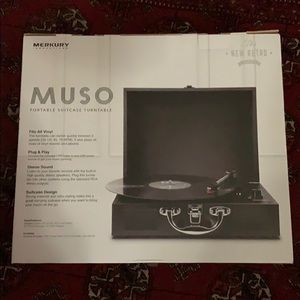 Merkury Muso Portable turn table